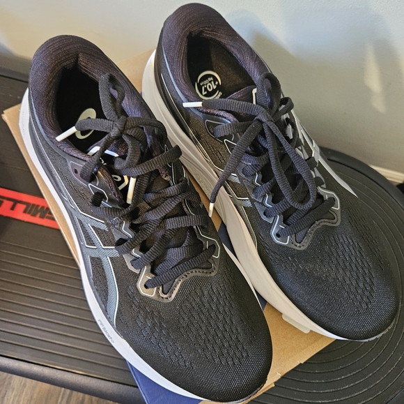 ASICS Gel-Kayano Running Shoe - Picture 3 of 5